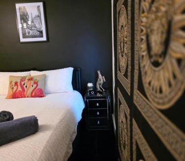 Toorak Apartment | Chic Toorak Studio