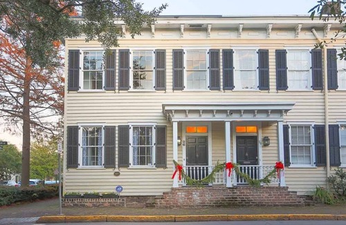 Historic District - North House | Chic Townhome for the Entire Family Near River Street by Lucky Savannah
