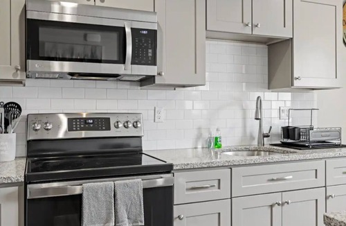 Pasco House | Chic & Tranquil 2BR Home in PSC