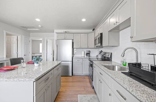 Pasco House | Chic & Tranquil 2BR Home in PSC