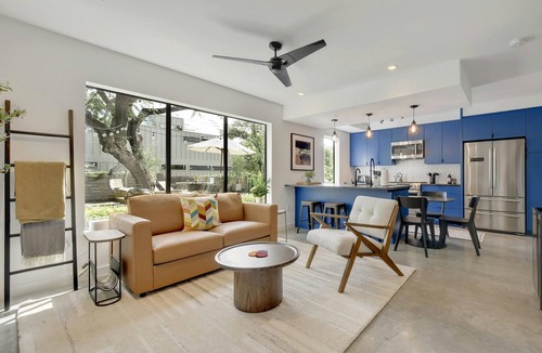 South River City House | Chic Travis Heights Home + Pool - Chelsea Oak II