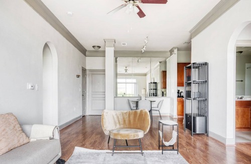 Triangle State Apartment | Chic Triangle State 2BR w/ W/D, Gym, Pool & Onsite Retail, by Blueground