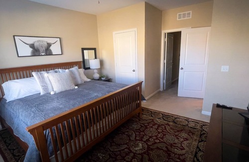 Ooltewah Apartment | Chic two-bedroom condo