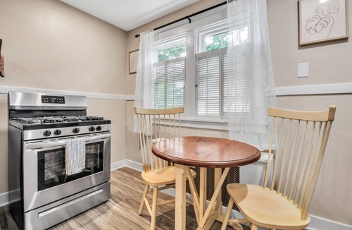 Buffalo Apartment | Chic Two Bedroom near Buffalo