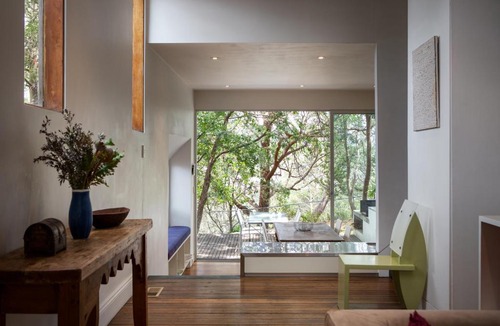 Balmain East Apartment | Chic Two-storey Cottage with Darling Harbour Views