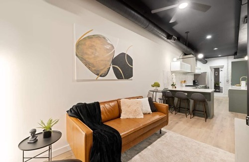 Smith Park House | Chic Ukrainian Village Home: 4 Bedrooms 2 Bath