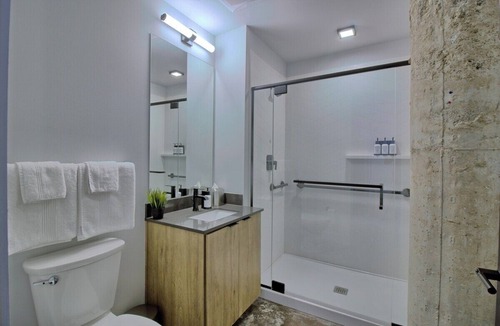 Midtown Hotel | Chic Ultramodern Loft w/Designer Features+WD