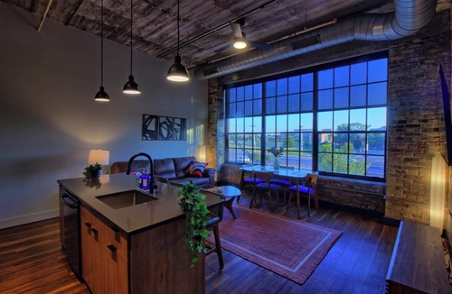 Midtown Hotel | Chic Ultramodern Loft Suite w/Designer Features