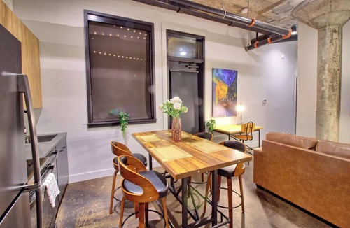 Midtown Hotel | Chic Ultramodern Loft Suite w/Designer Features