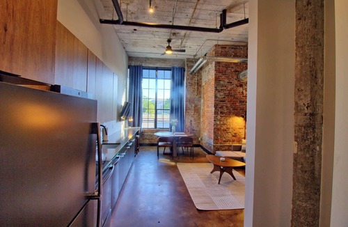 Midtown Hotel | Chic Ultramodern Studio Loft w/Designer Features