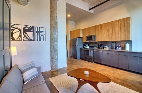 Midtown Hotel | Chic Ultramodern Studio Loft w/Designer Features
