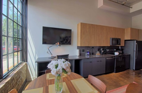 Midtown Hotel | Chic Ultramodern Studio Loft w/Designer Features