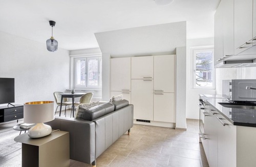 Unterstrass Apartment | Chic Unterstrass 2.5 Room w/Storage, 2 mins to market, by Blueground