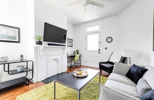 Church Hill Apartment | Chic Urban Couples Retreat: Perfect Getaway 'n RVA