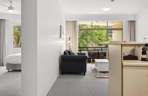 Camperdown Apartment | Chic Urban Escape in Vibrant Camperdown