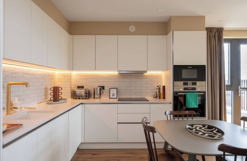 Tottenham Hale Apartment | Chic Urban Flat with Private Rooftop Access