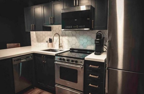 Barrie Apartment | Chic Urban Getaway