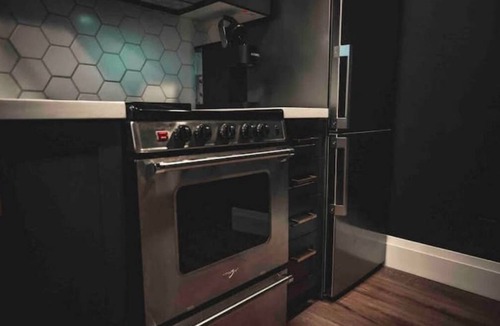Barrie Apartment | Chic Urban Getaway
