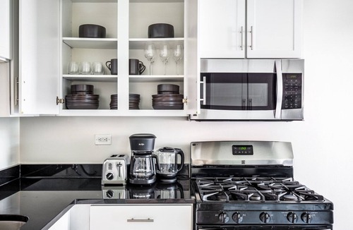 Manhattan Valley Apartment | Chic UWS 2BR w/Gym, Doorman, Elevator, near park & trains, by Blueground