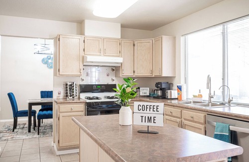North Las Vegas House | Chic Vegas House w/Game Room + BBQ