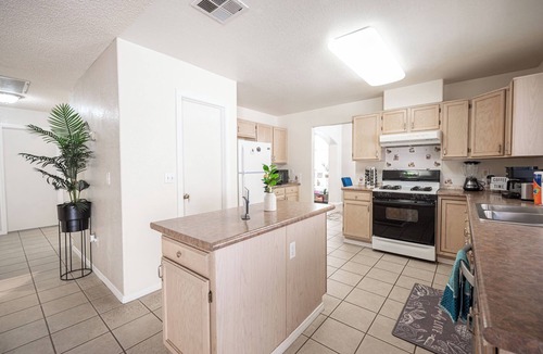 North Las Vegas House | Chic Vegas House w/Game Room + BBQ