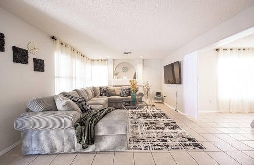 North Las Vegas House | Chic Vegas House w/Game Room + BBQ