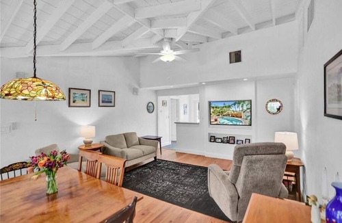 Victoria Park House | Chic Victoria Park Villa with Heated Pool and Spa