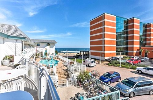 Virginia Beach Apartment | Chic Virginia Beach Retreat - Pool, Steps to Beach