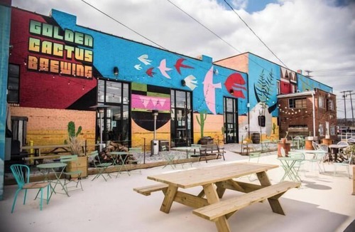 Roanoke Apartment | Chic walkable apt with rooftop views