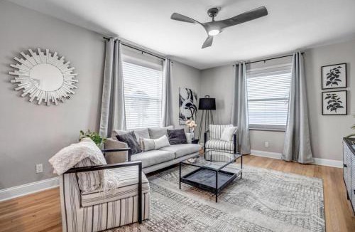 Southbank Apartment | Chic Waterfront Apartment in Downtown San Marco