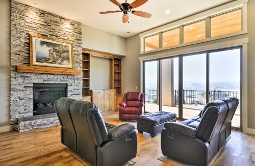 Gaston House | Chic Willamette Valley Home with Deck and Vineyard!