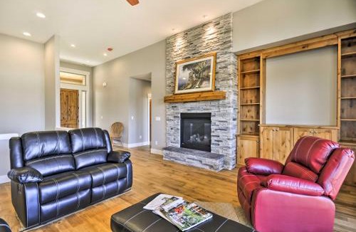 Gaston House | Chic Willamette Valley Home with Deck and Vineyard!