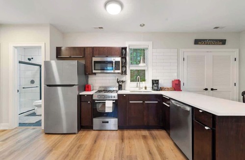 Heart of Chicago Apartment | Chicago 2BD 2BA Apartment Perfect for Families
