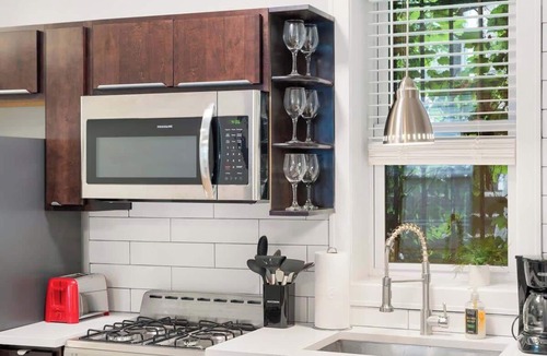 Heart of Chicago Apartment | Chicago 2BD 2BA Apartment Perfect for Families
