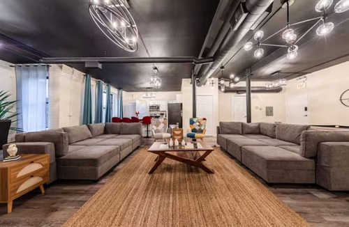Near South Side Apartment | Chicago 4BR Hideaway Close to Downtown & Museums