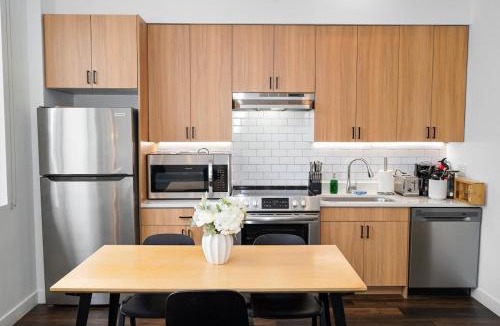 Near South Side Apartment | Chicago 4BR South Loop Stay by Soldier Field Area