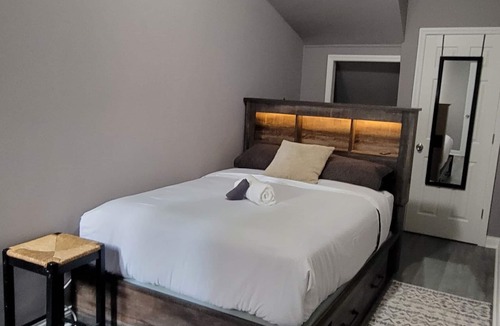 Chicago House | Chicago Avenue Inn