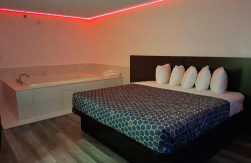 Westmont Hotel | Chicago Club Inn & Suite