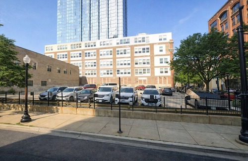 Edgewater Hotel | Chicago Edgewater 3BR - 9 Min Walk to Loyola
