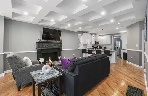 Forestview House | Chicago FHS Rental - Vernon Ave
