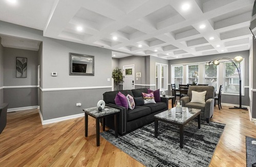 Forestview House | Chicago FHS Rental - Vernon Ave