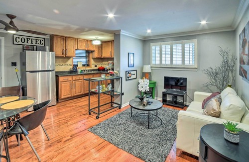 East Garfield Park Apartment | Chicago Gem Near Subway ~ 5 Mi to Downtown
