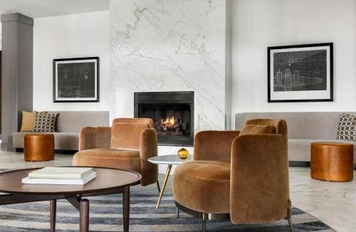 Bedford Park Hotel | Chicago Marriott Midway