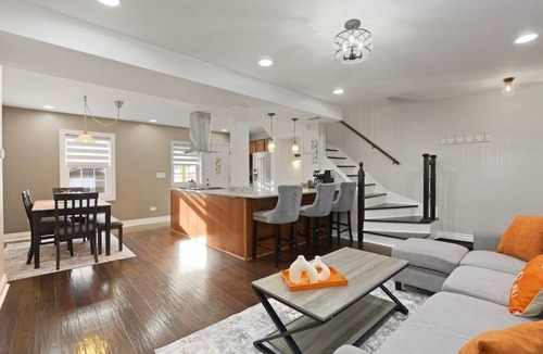 Clearing House | Chicago Midway Oasis