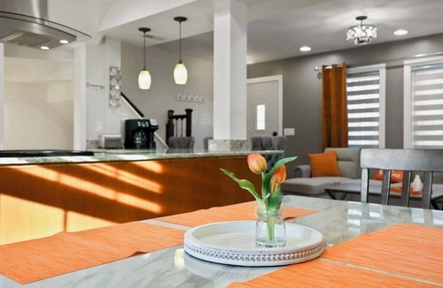 Clearing House | Chicago Midway Oasis