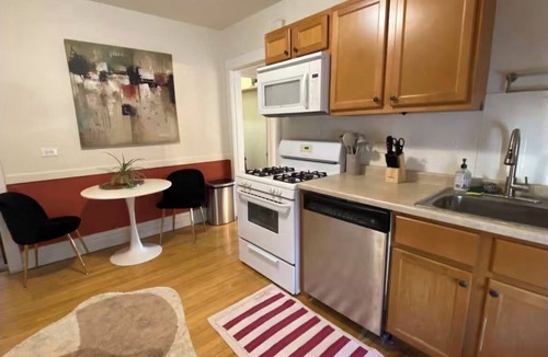 Chicago Apartment | CHICAGO Portage Park Pad