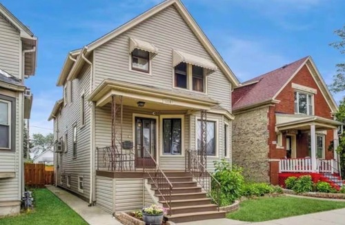 Chicago Apartment | CHICAGO Portage Park Pad