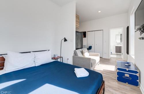 River West Hotel | Chicago Second Floor Studio by 747 Lofts