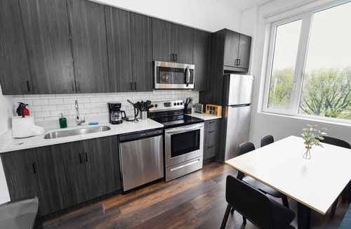 Near South Side Hotel | Chicago South Side 4BR/2BA Retreat Near McCormick