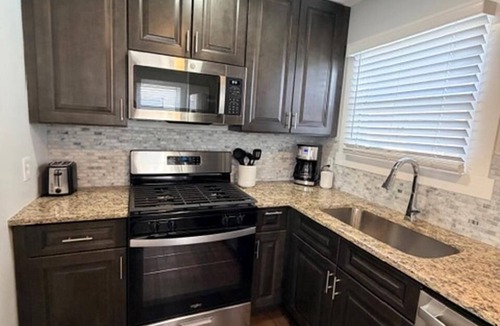 Hammond House | Chicago Suburb Home Near BP Refinery and Hospitals